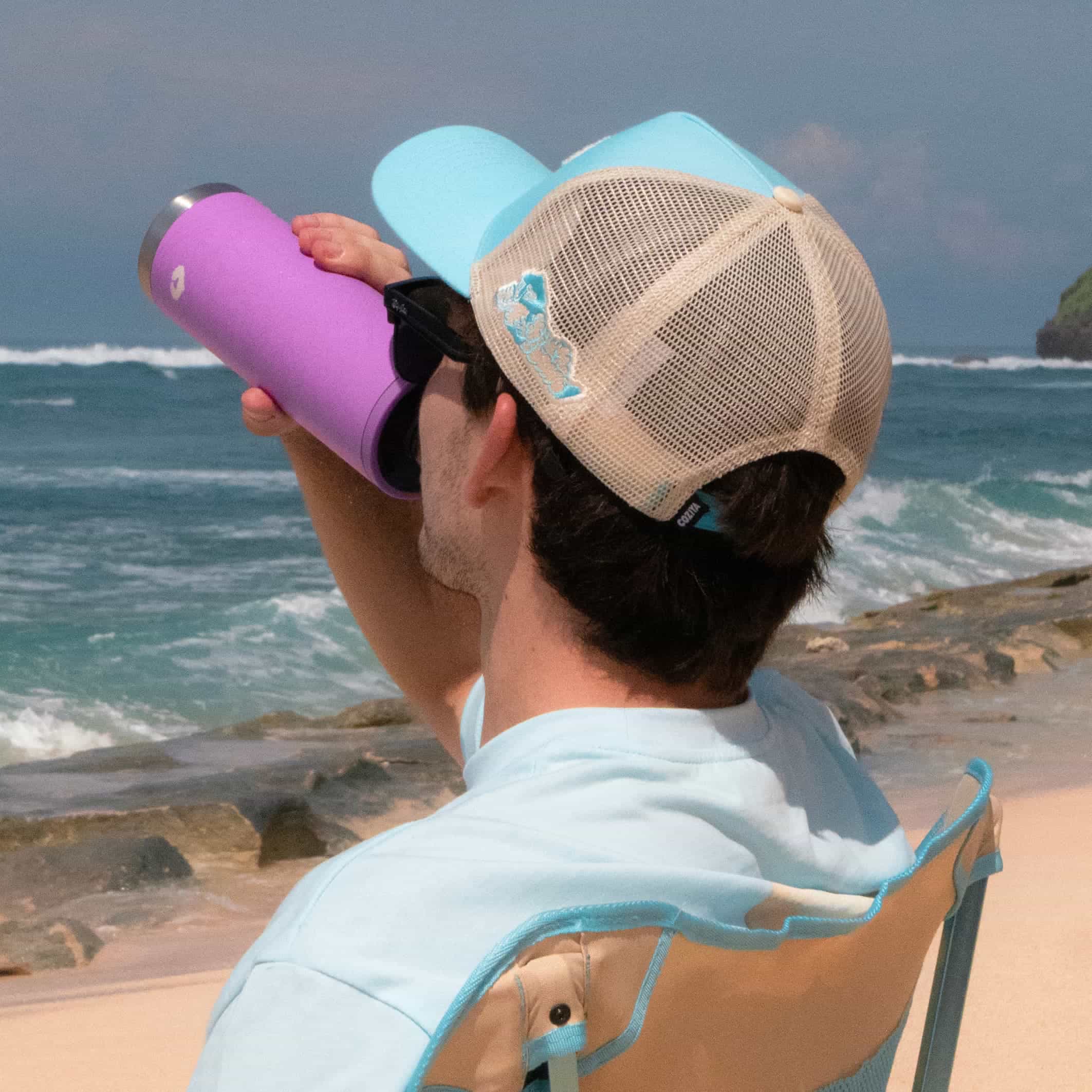 Gourde isotherme Coziya Hook650™ à la plage - résistante imperméable