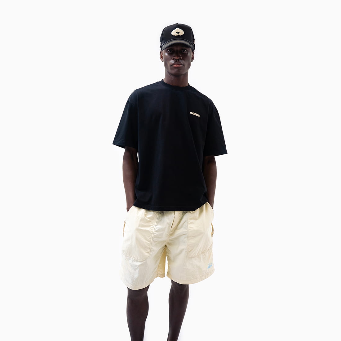 Short de bain Coziya® crème porté homme - style casual polyvalent